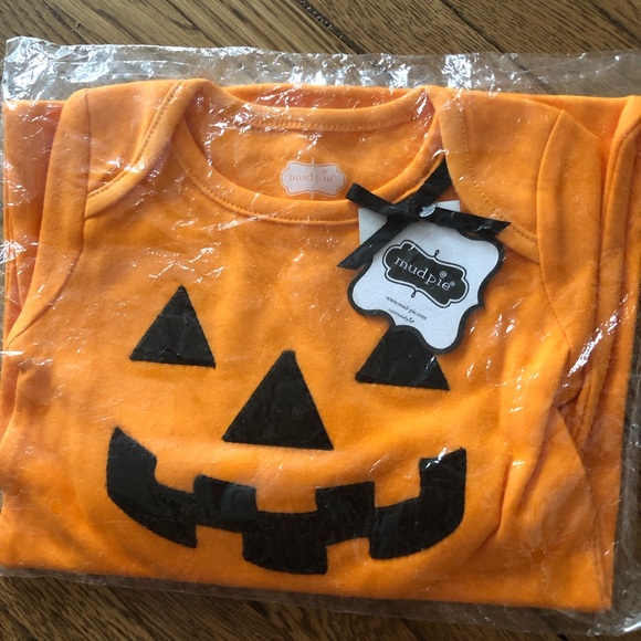 Mud Pie Other - NWT Mudpie pumpkin sleep gown 0-6 months orange